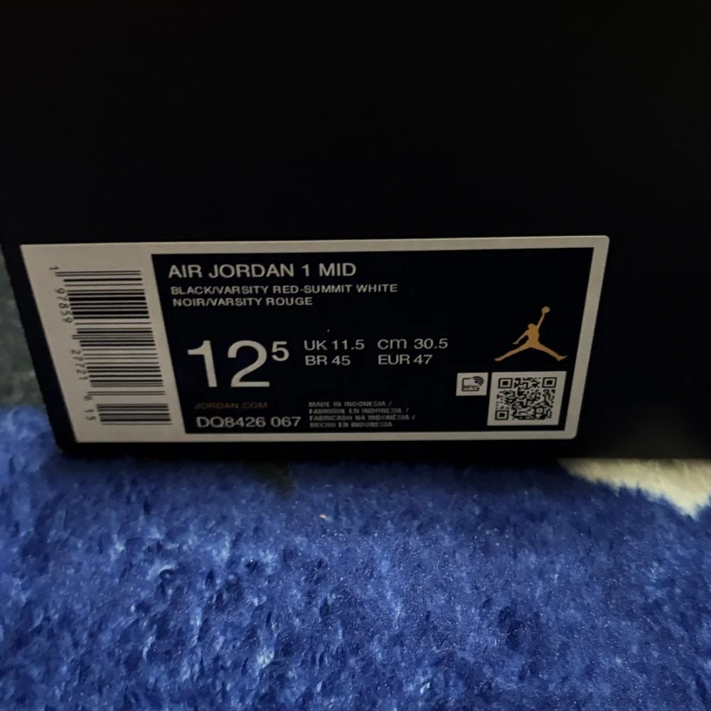 Jordan Athletic Shoes Black Red